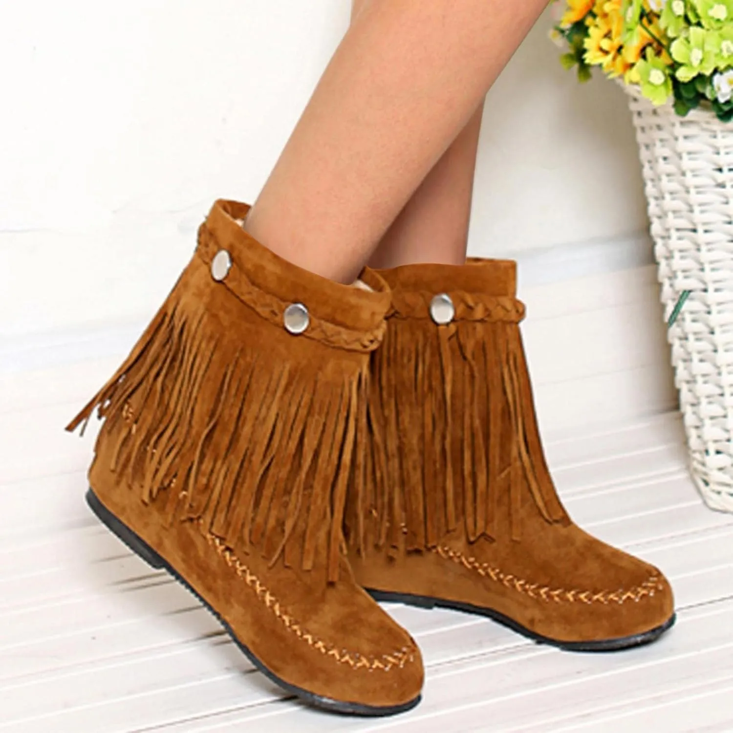 Bcshyie Tassel Ankle Boots for Women Round Toe Flat Heel Suede Fringed Snow Boots Warm Winter Boots Party Booties