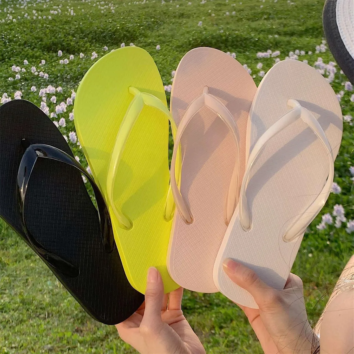 Women's Flip Flops Lightweight Women Beach Sandals Non Slip Adult Flip-flop Outdoor