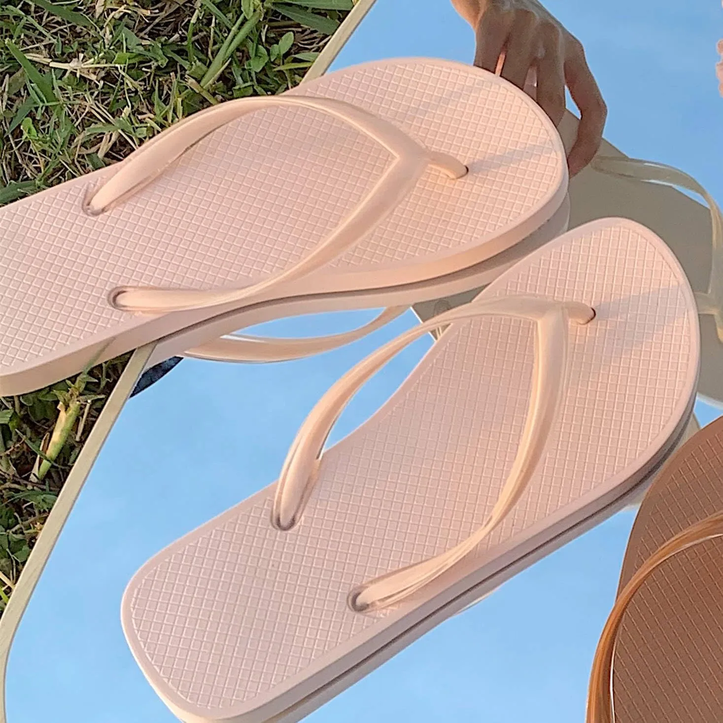 Women's Flip Flops Lightweight Women Beach Sandals Non Slip Adult Flip-flop Outdoor