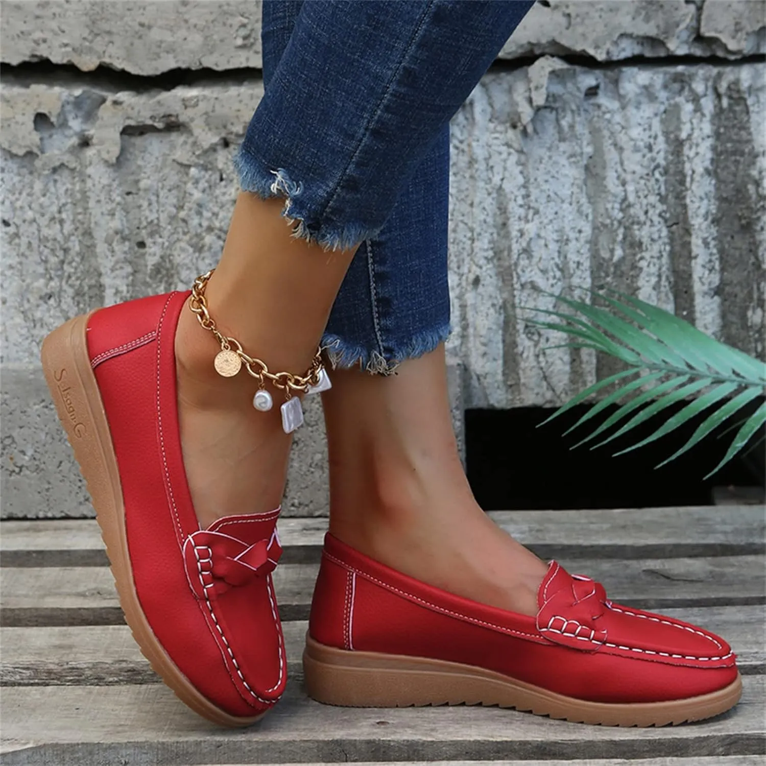 Women's Leather Flats Shoes Slip-Ons Casual Walking Loafers Breathable Driving Flats Shoes Orthopedic Loafers